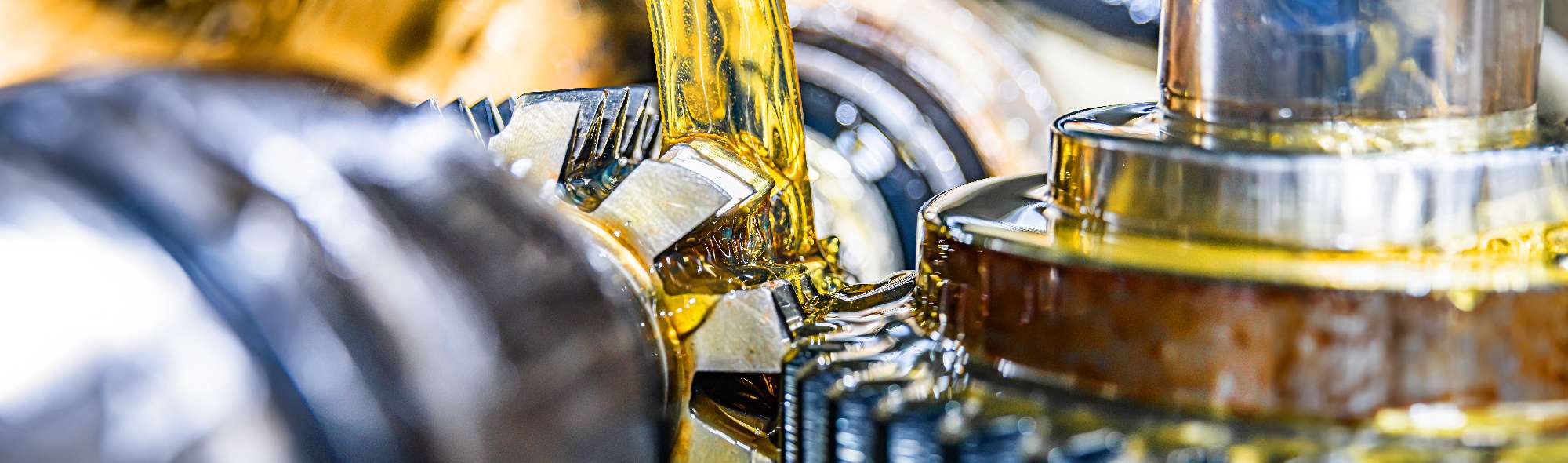 Difference Between Cutting Oil vs Coolant as Metalworking Fluid CASTROL INDIA