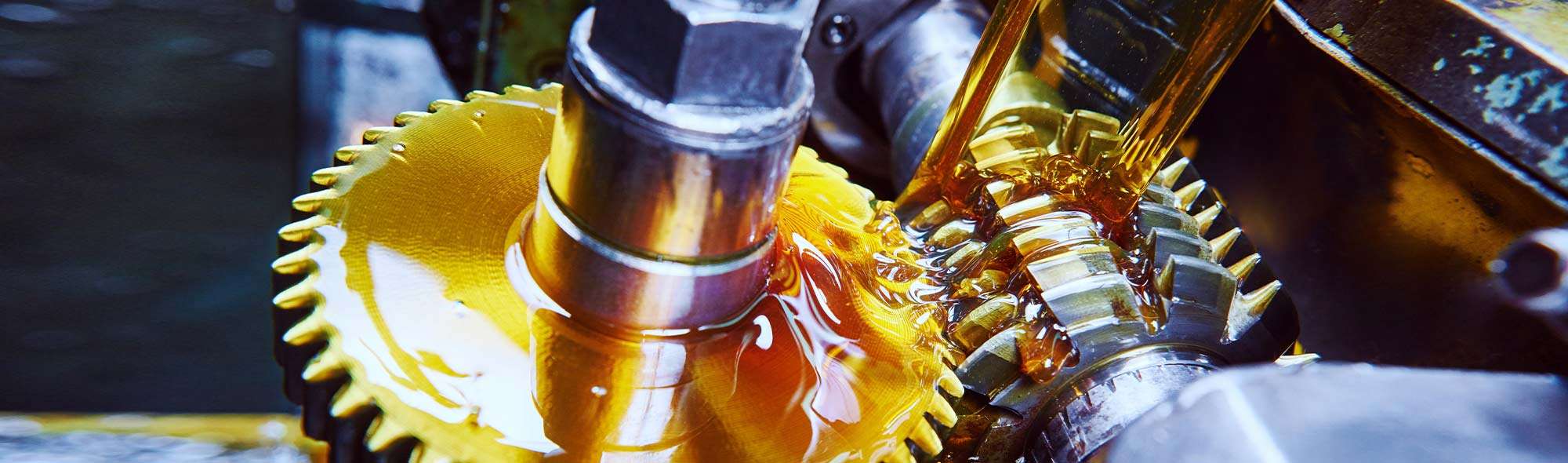 PREVENT GEARBOX LEAKAGE BY USING LEAKRESISTANT GEAR OIL CASTROL INDIA