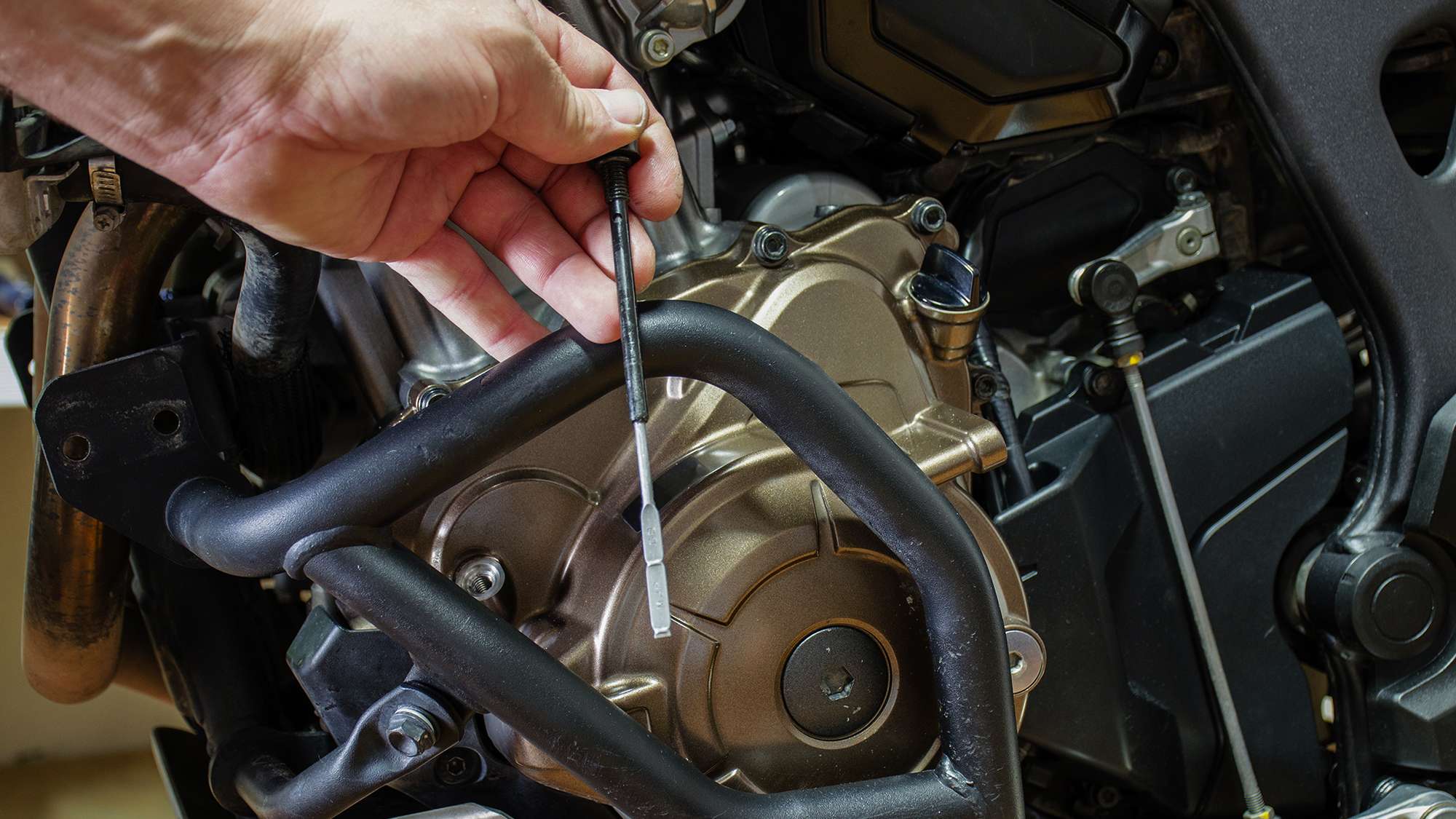 HOW TO CHECK MOTORCYCLE ENGINE OIL Castrol® USA