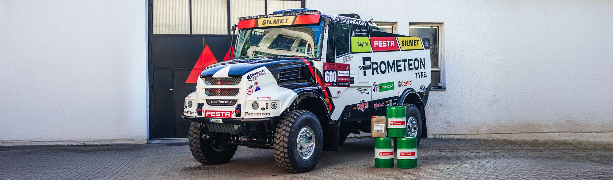 Echipa de curse de camioane câștigătoare la Dakar a ales Castrol VECTON ...