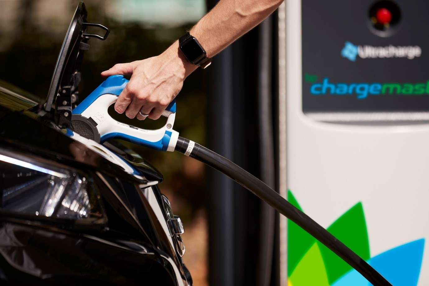 Smooth Moves in the New World of Electric Vehicles Features News